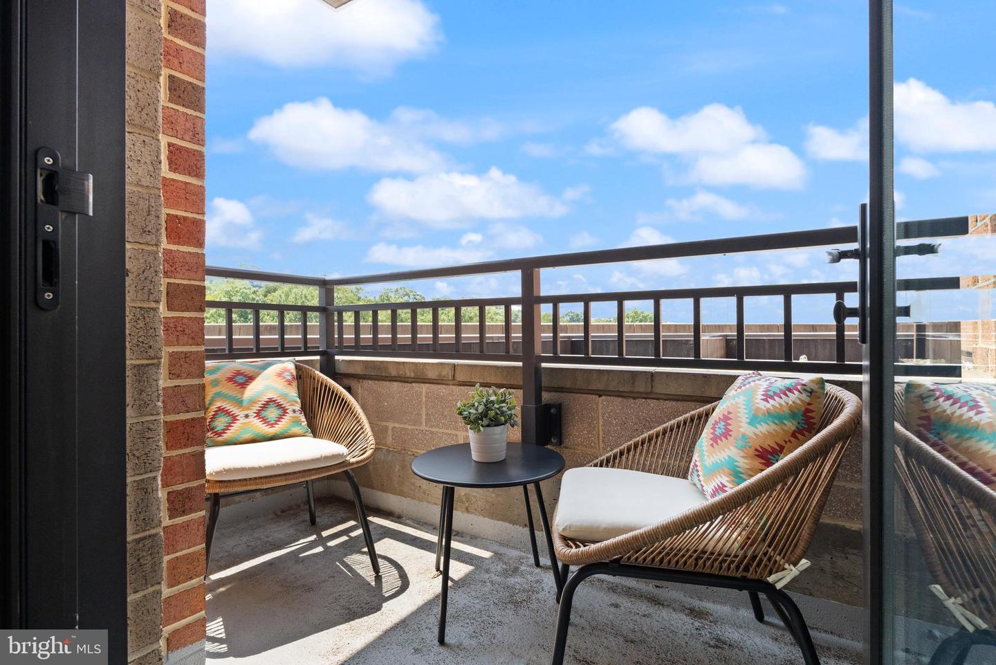 2451 Midtown Ave #718