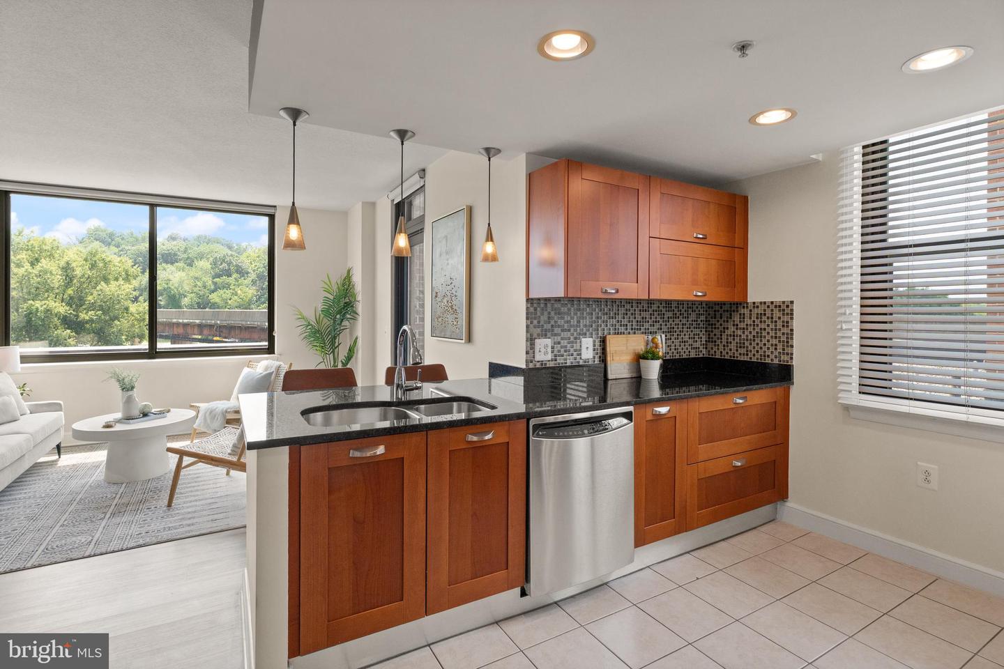 2451 Midtown Ave #718
