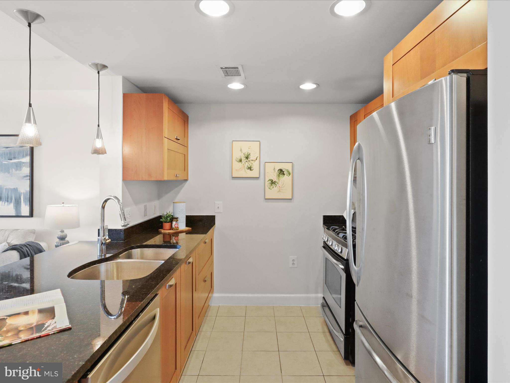 2451 MIDTOWN AVENUE 921