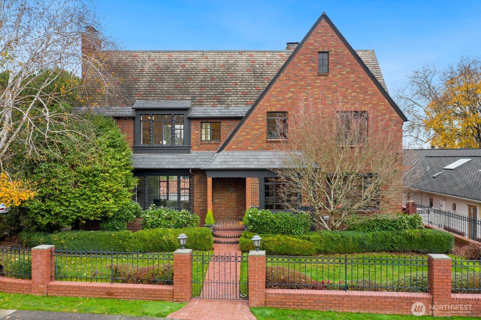 1994 Shenandoah Drive E