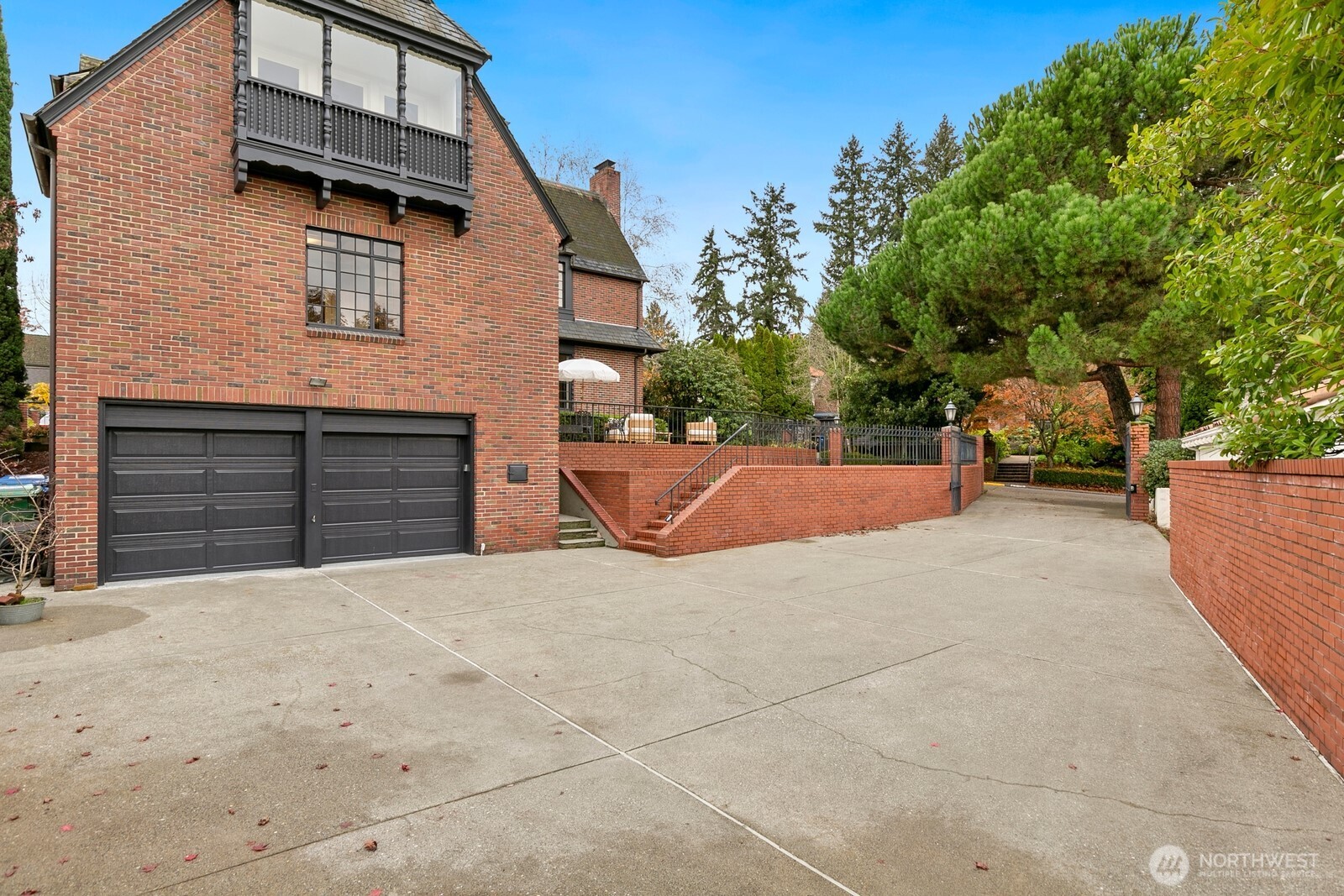 1994 Shenandoah Drive E