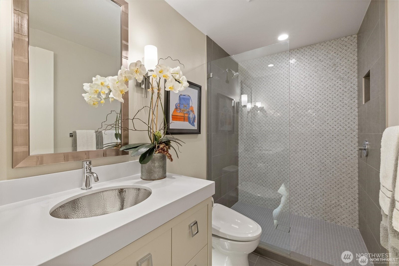 827 Lake Street S Unit: 207