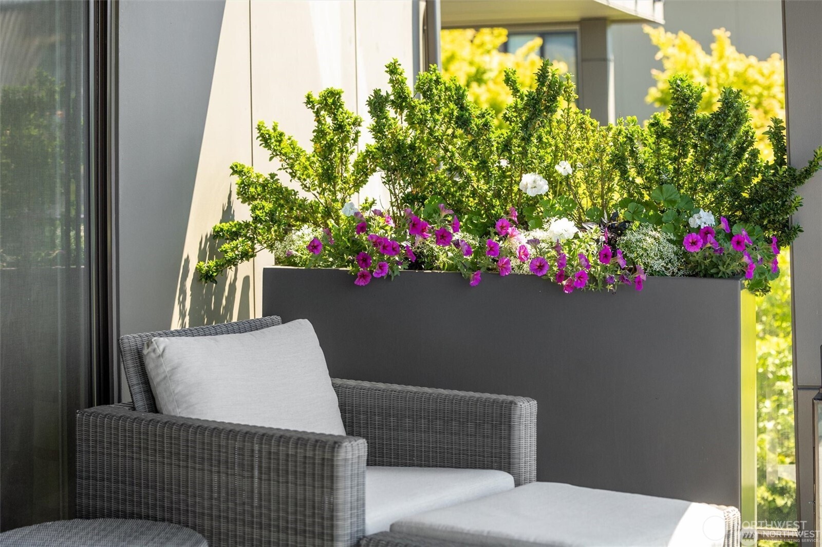 827 Lake Street S Unit: 207