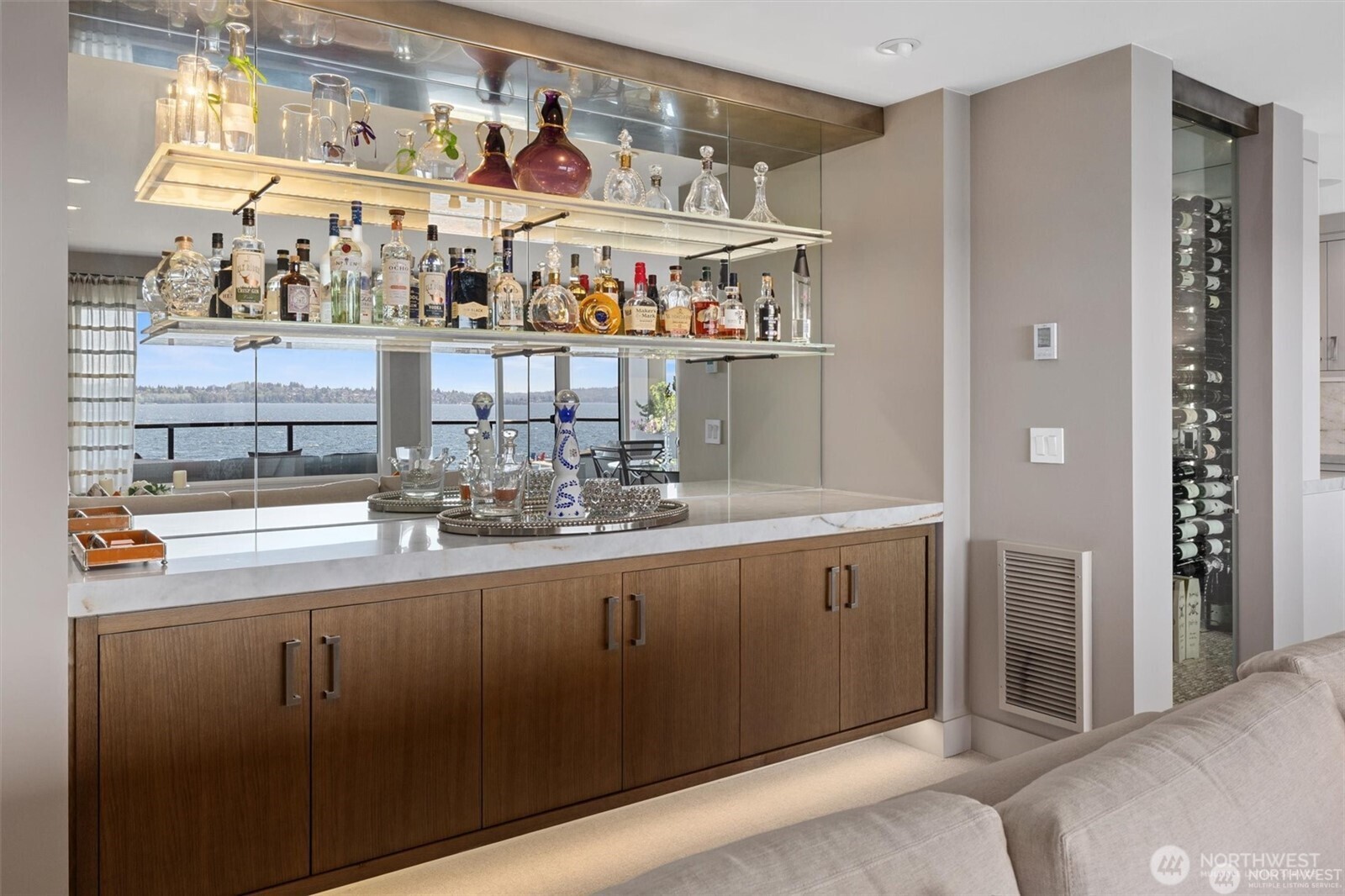 827 Lake Street S Unit: 207