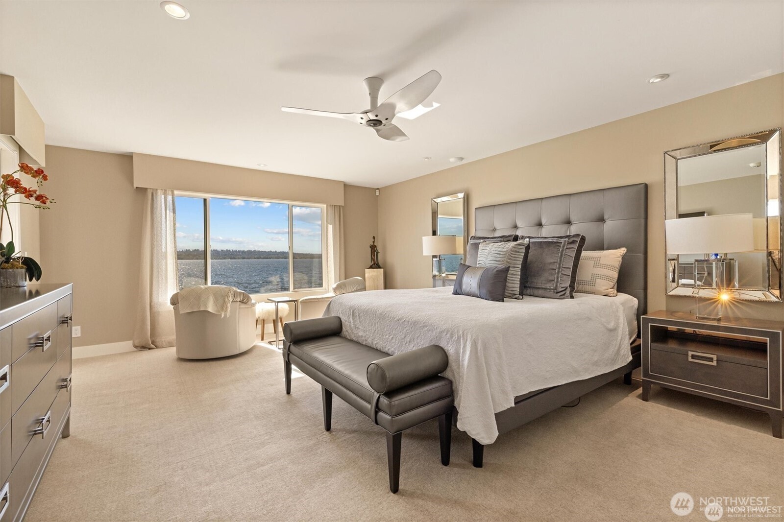 827 Lake Street S Unit: 207