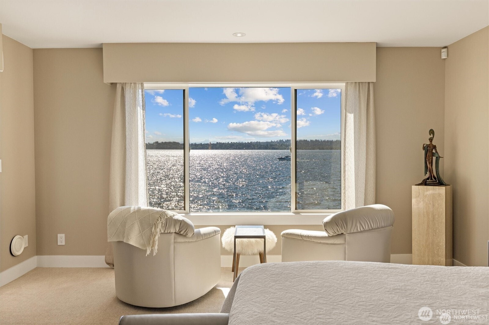 827 Lake Street S Unit: 207
