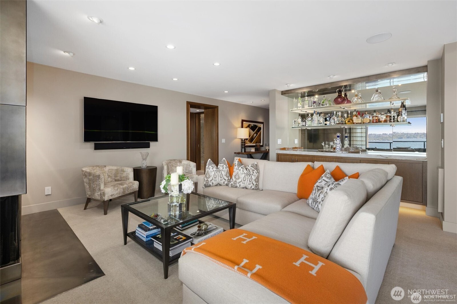 827 Lake Street S Unit: 207
