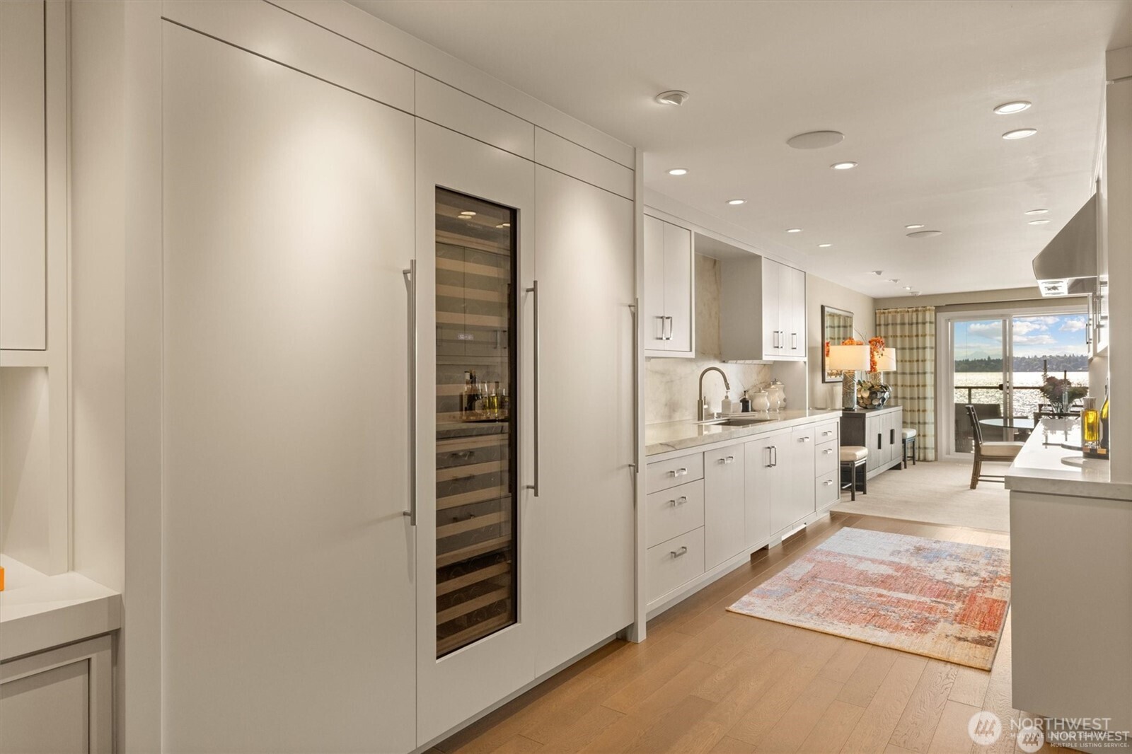 827 Lake Street S Unit: 207