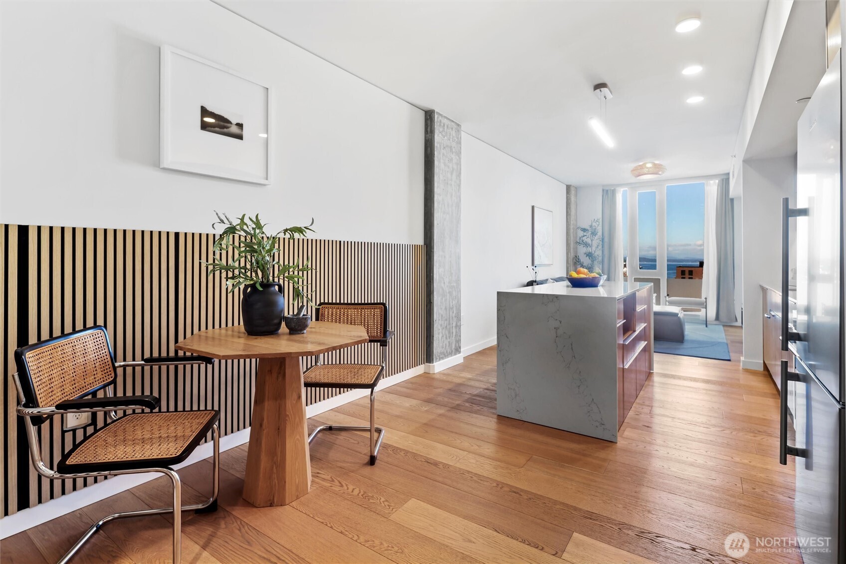 405 S Main Street Unit: 811