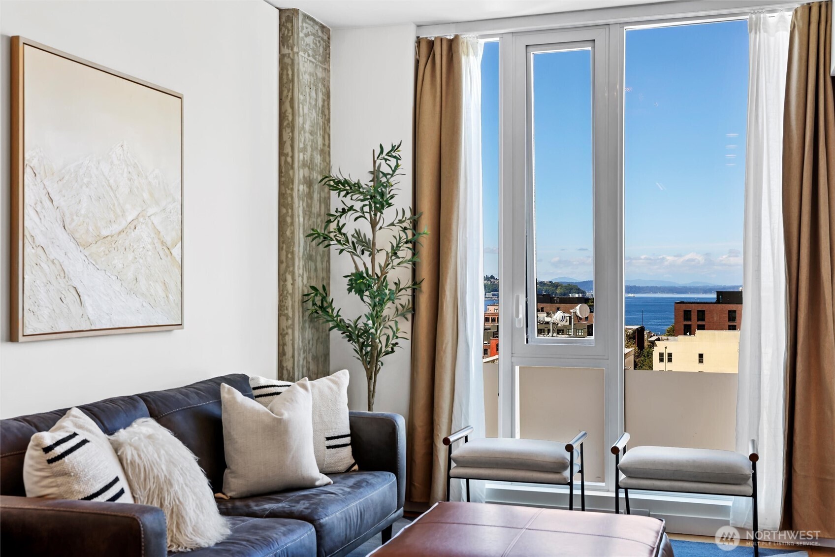 405 S Main Street Unit: 811
