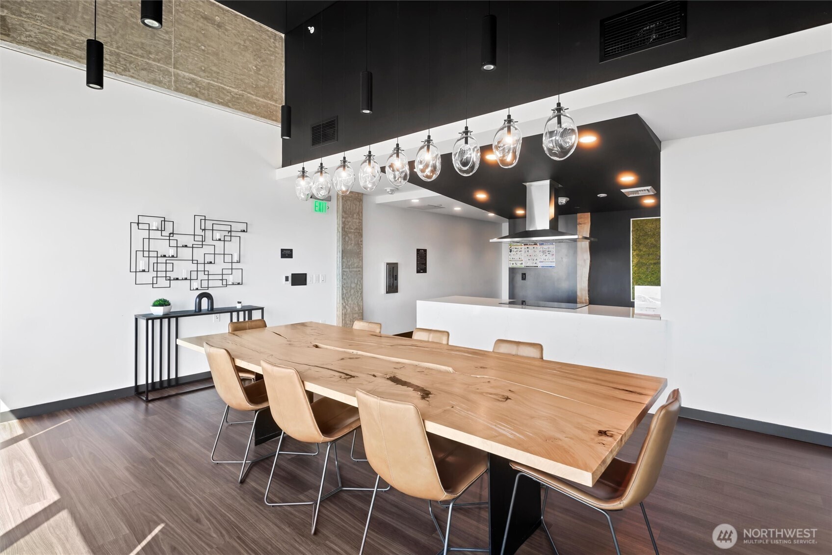 405 S Main Street Unit: 811