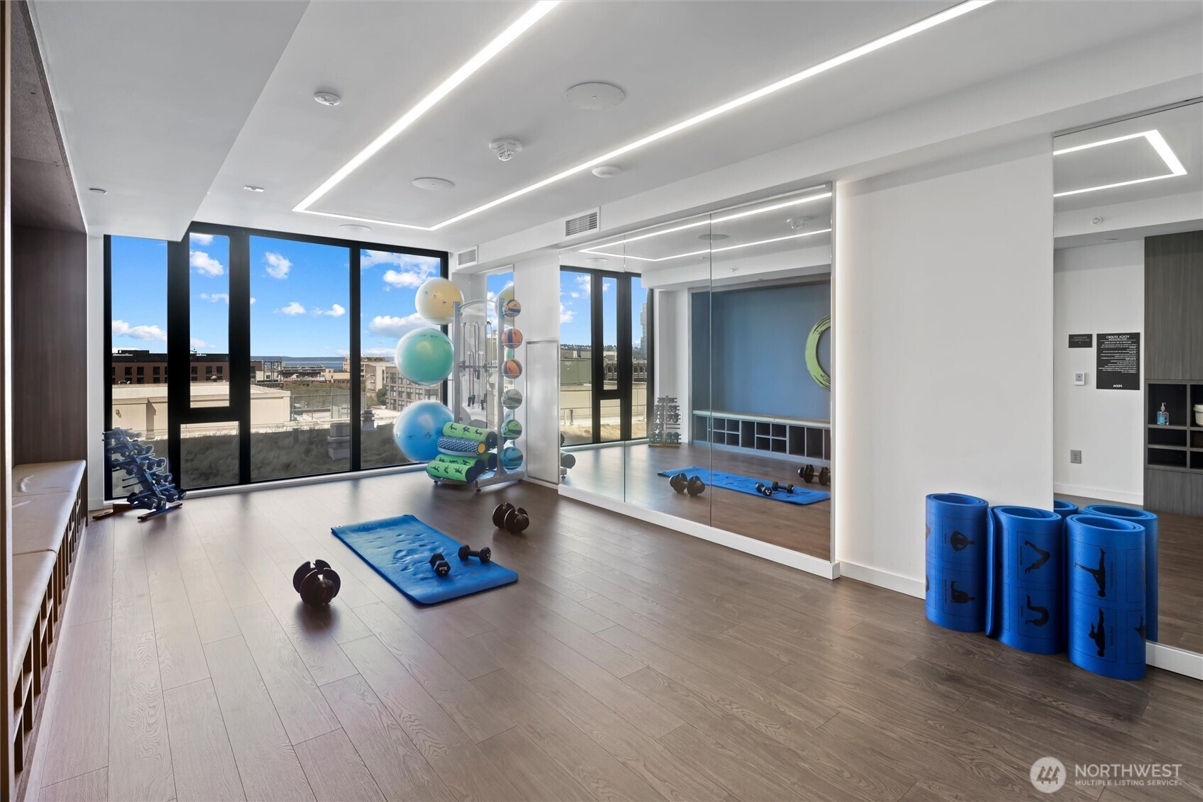 405 S Main Street Unit: 811