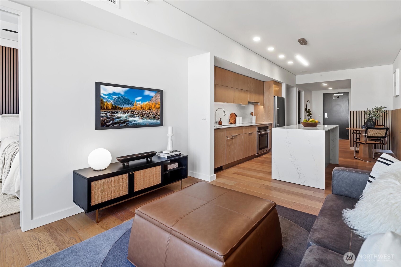 405 S Main Street Unit: 811