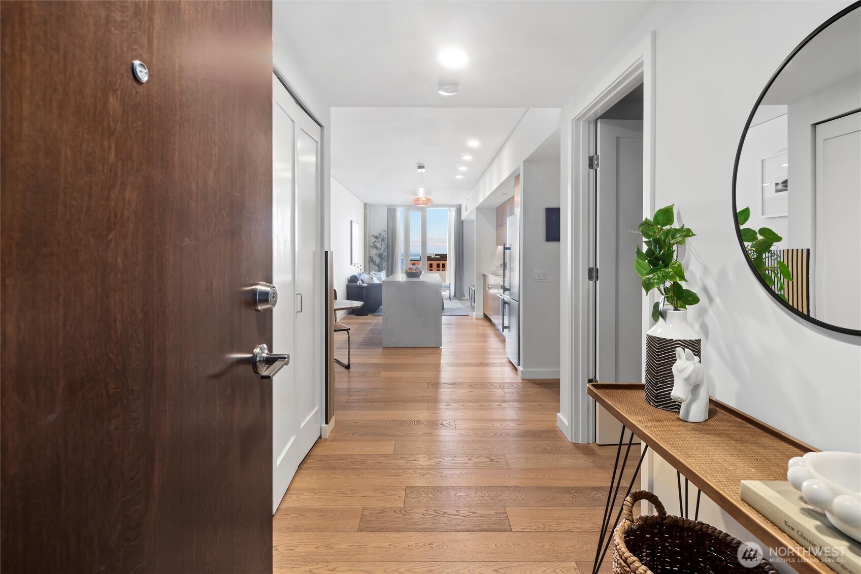 405 S Main Street Unit: 811