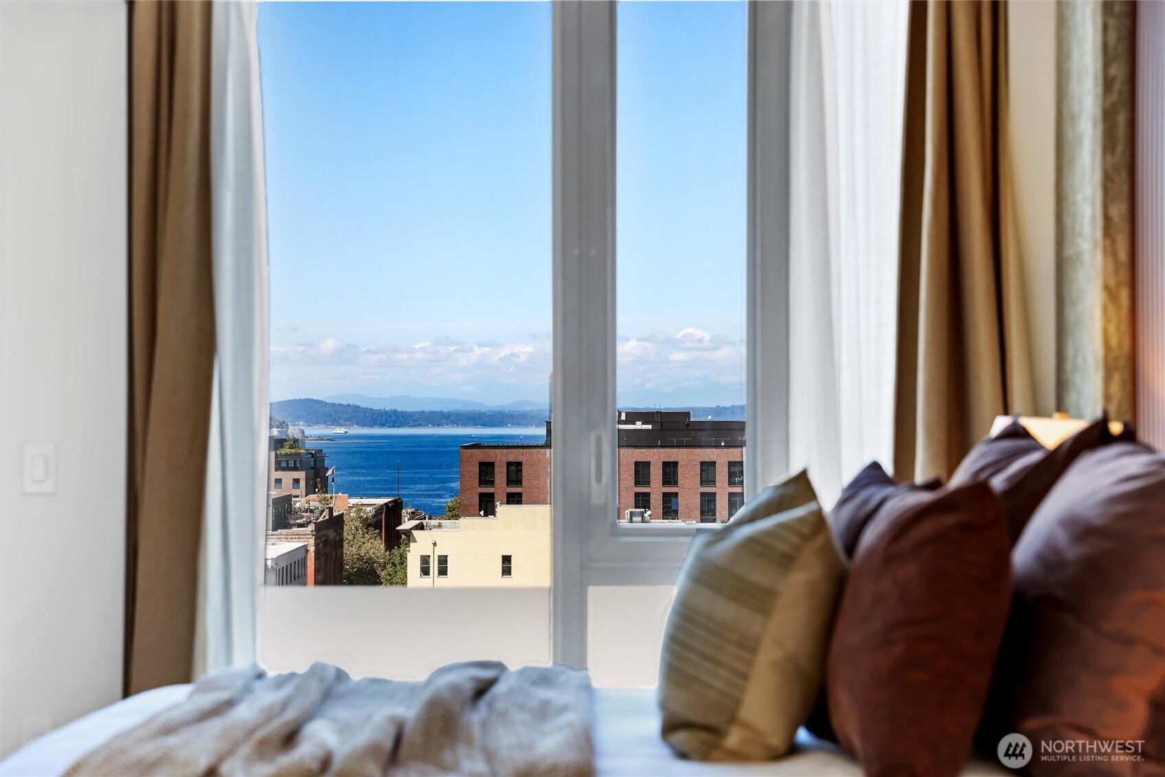 405 S Main Street Unit: 811