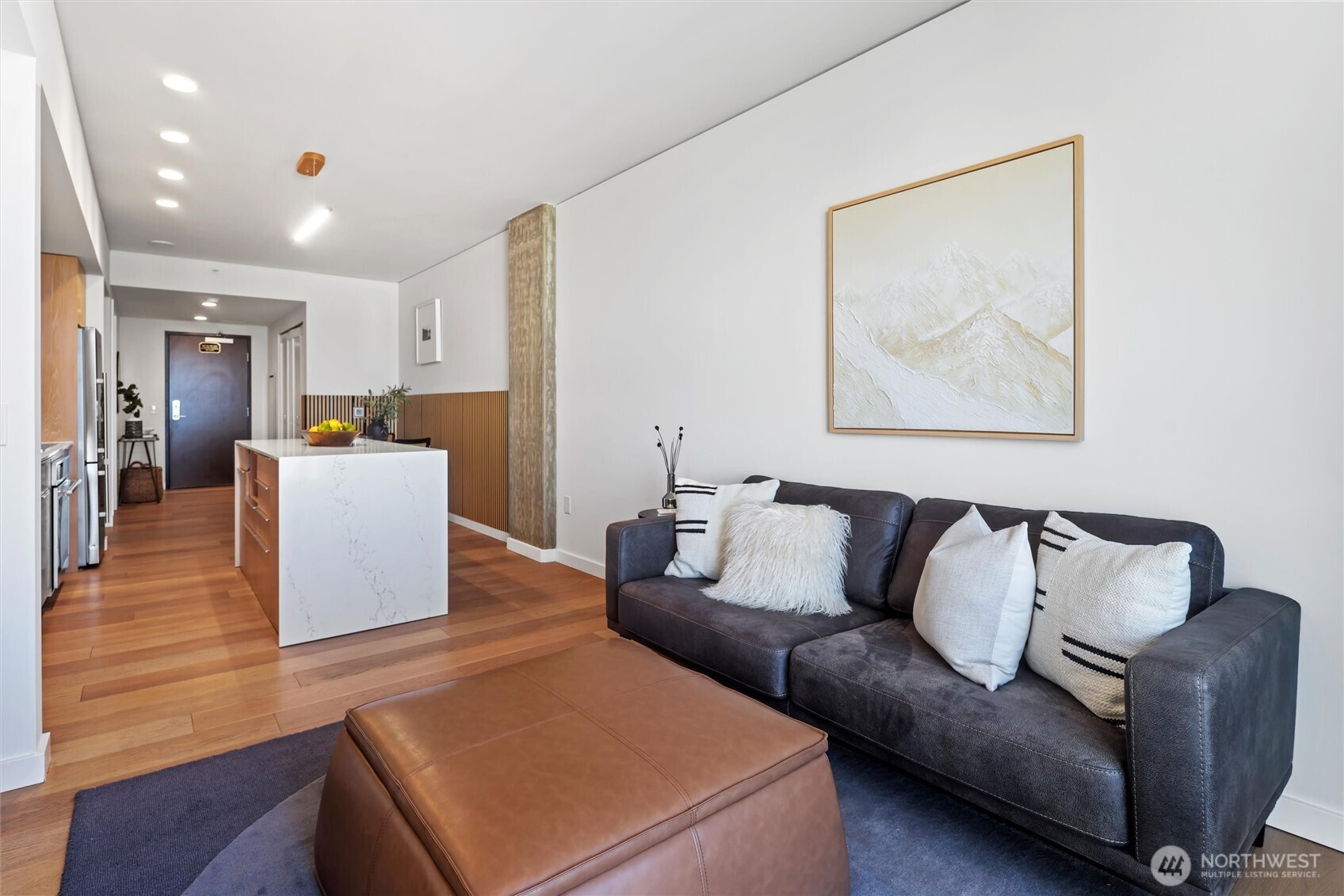 405 S Main Street Unit: 811