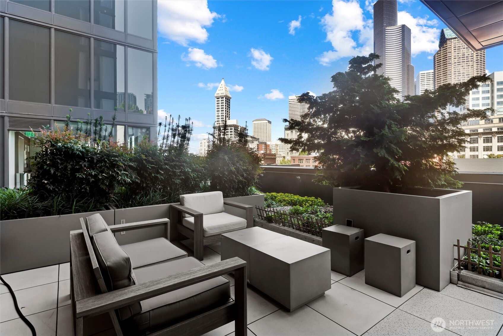 405 S Main Street Unit: 811