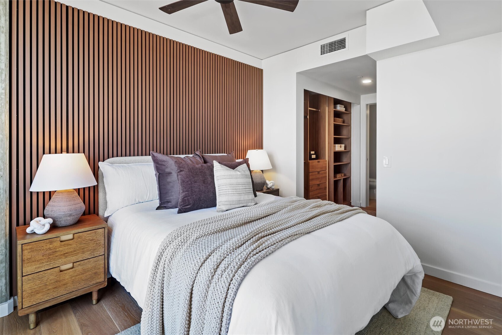 405 S Main Street Unit: 811