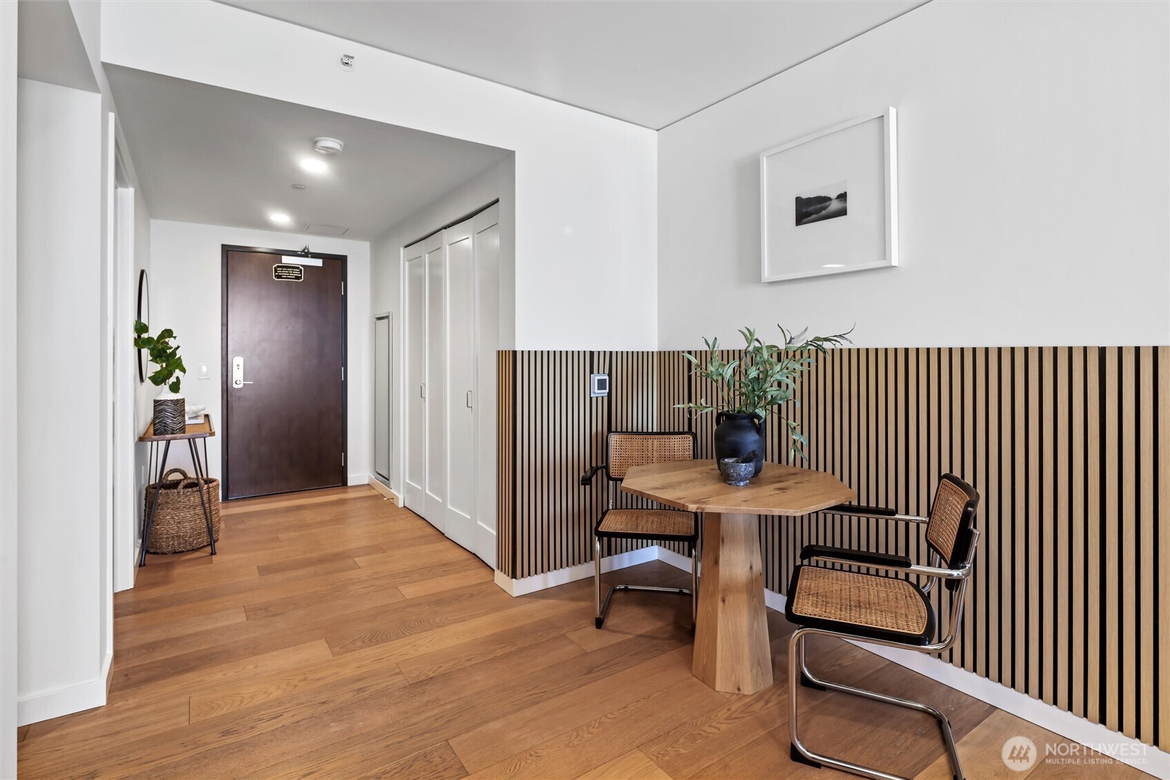 405 S Main Street Unit: 811