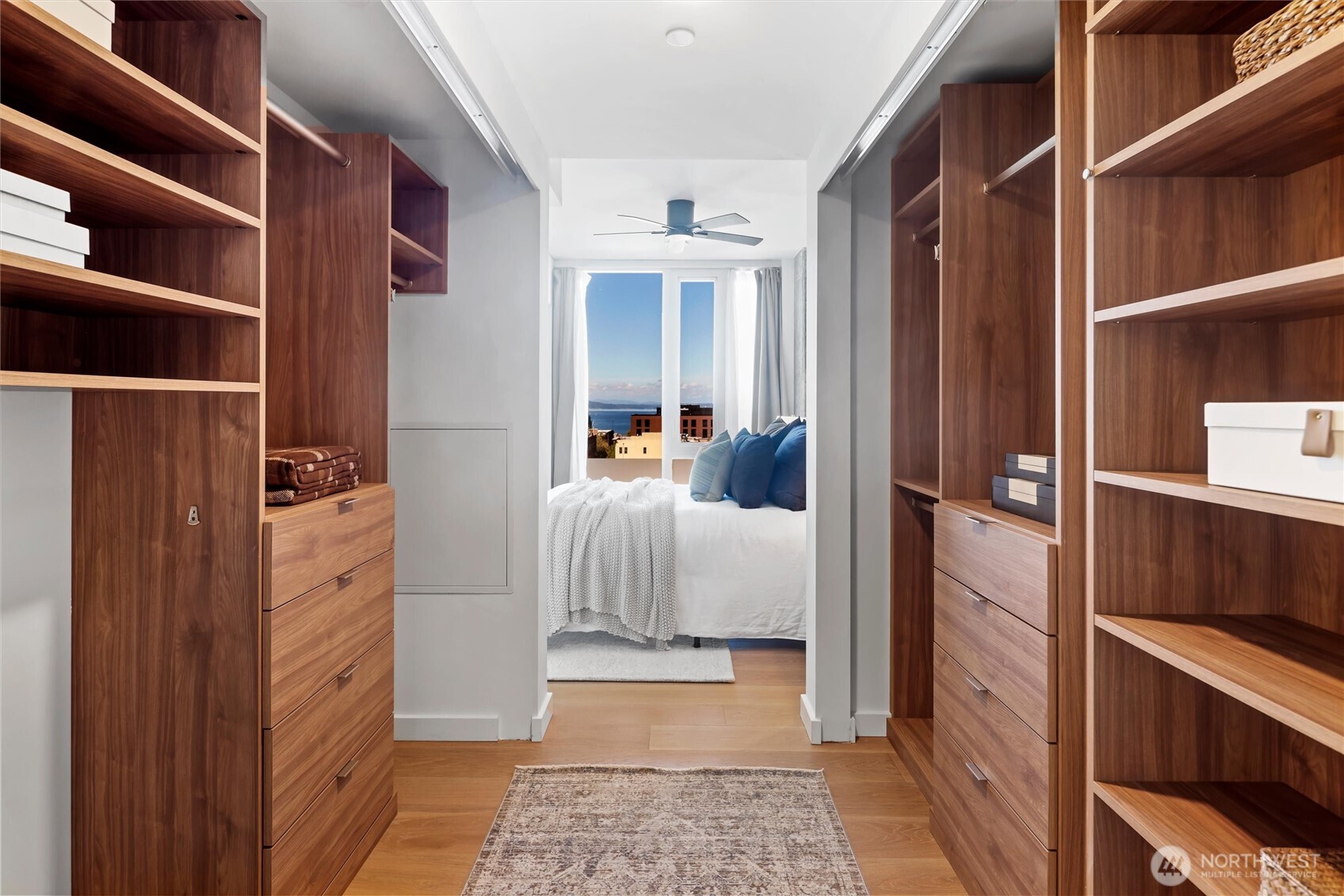 405 S Main Street Unit: 811