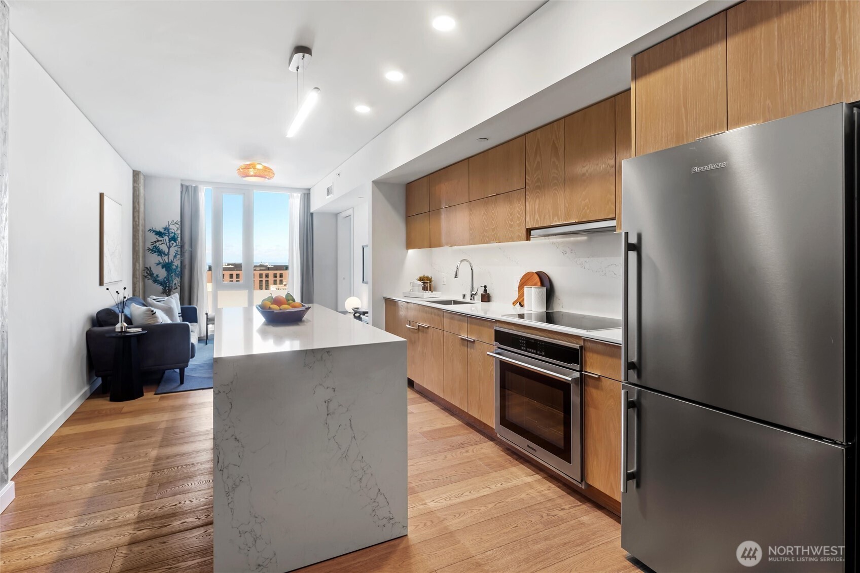 405 S Main Street Unit: 811