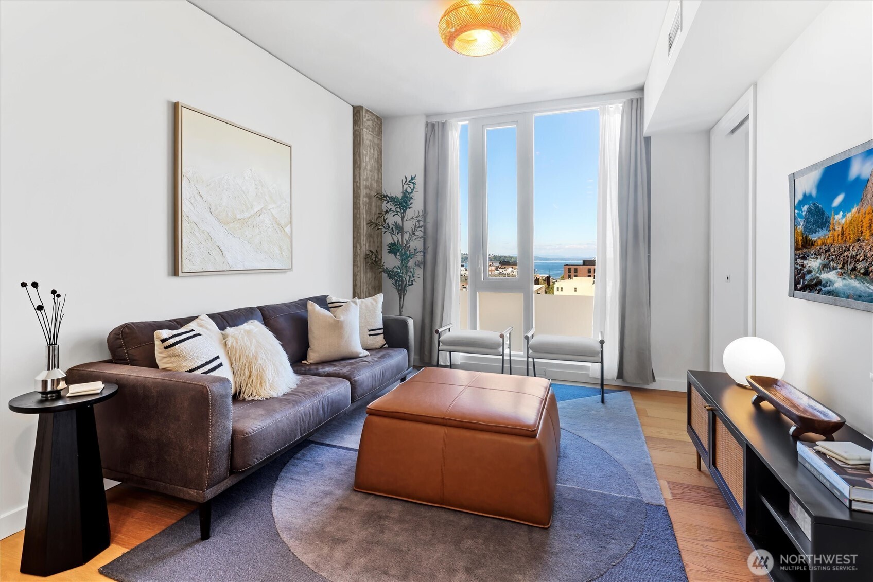 405 S Main Street Unit: 811