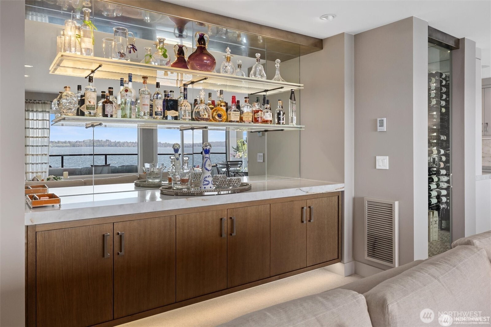 827 Lake Street S Unit: 207