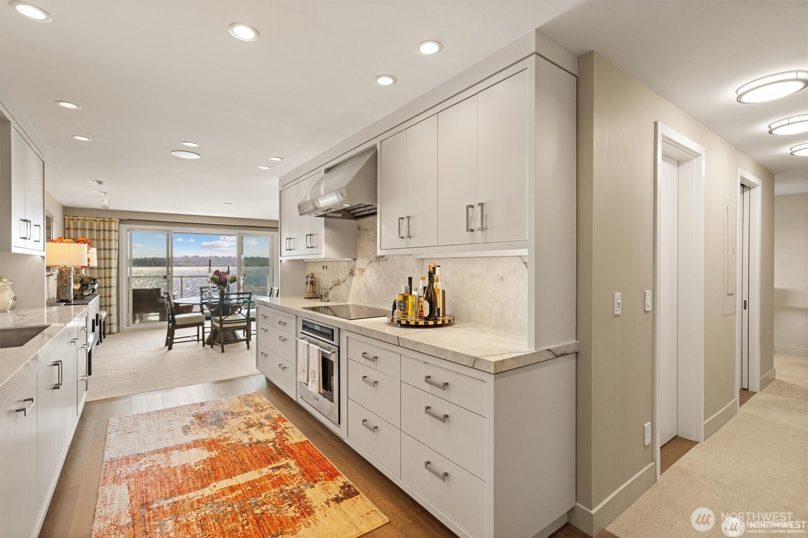 827 Lake Street S Unit: 207