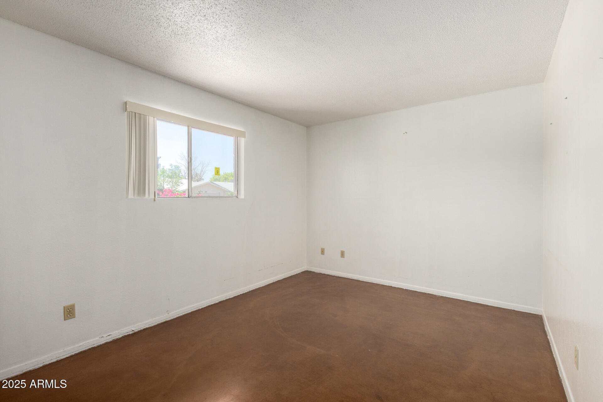 230 E FAIRMONT Drive