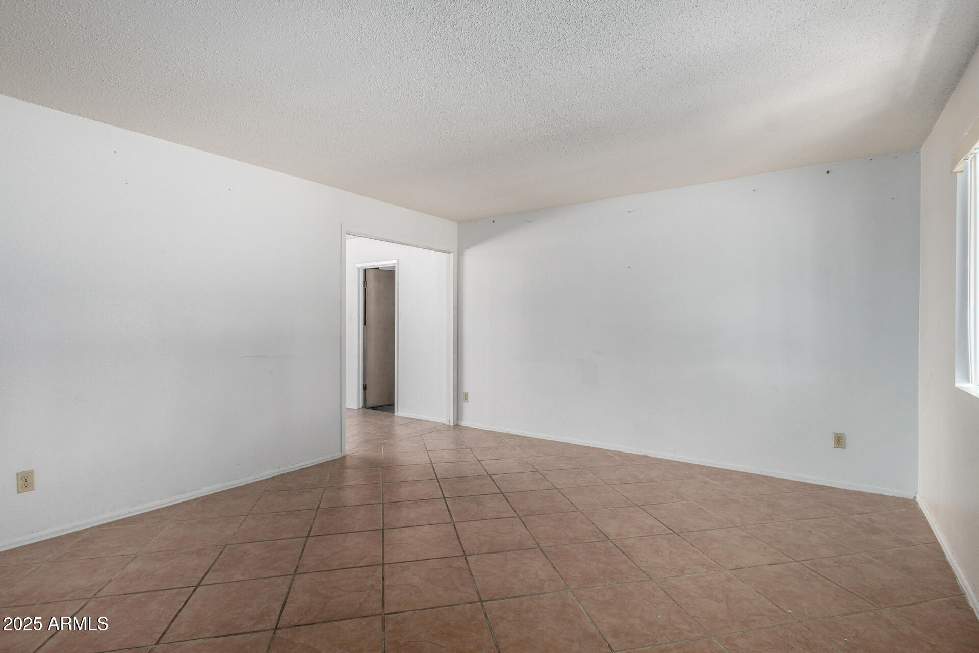 230 E FAIRMONT Drive