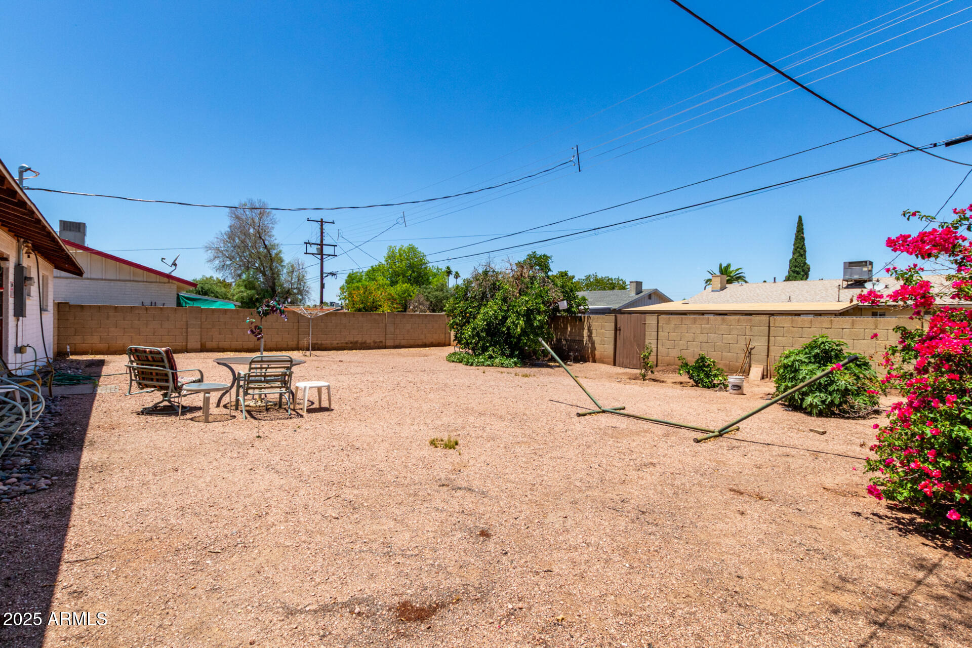 230 E FAIRMONT Drive