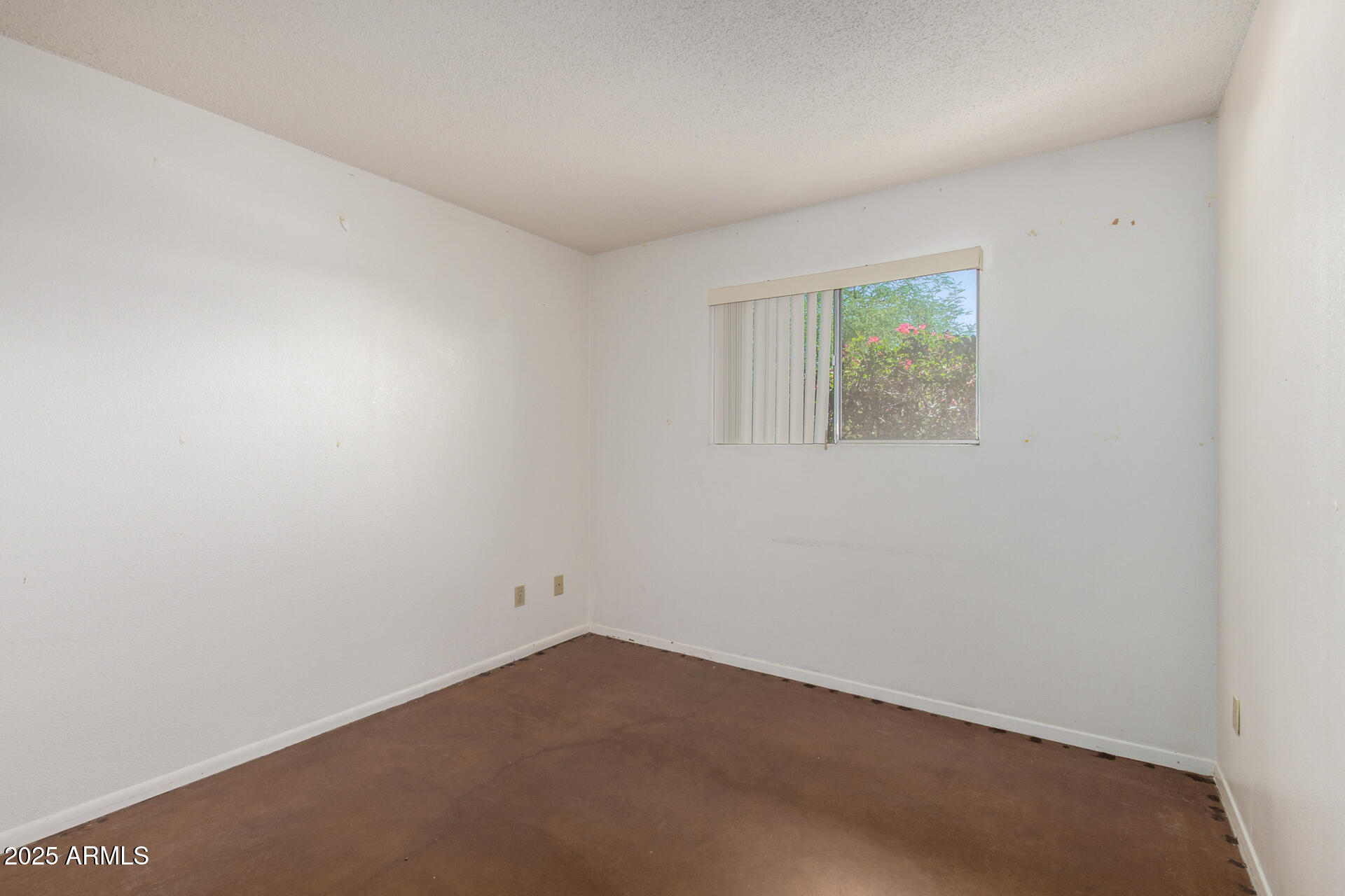230 E FAIRMONT Drive