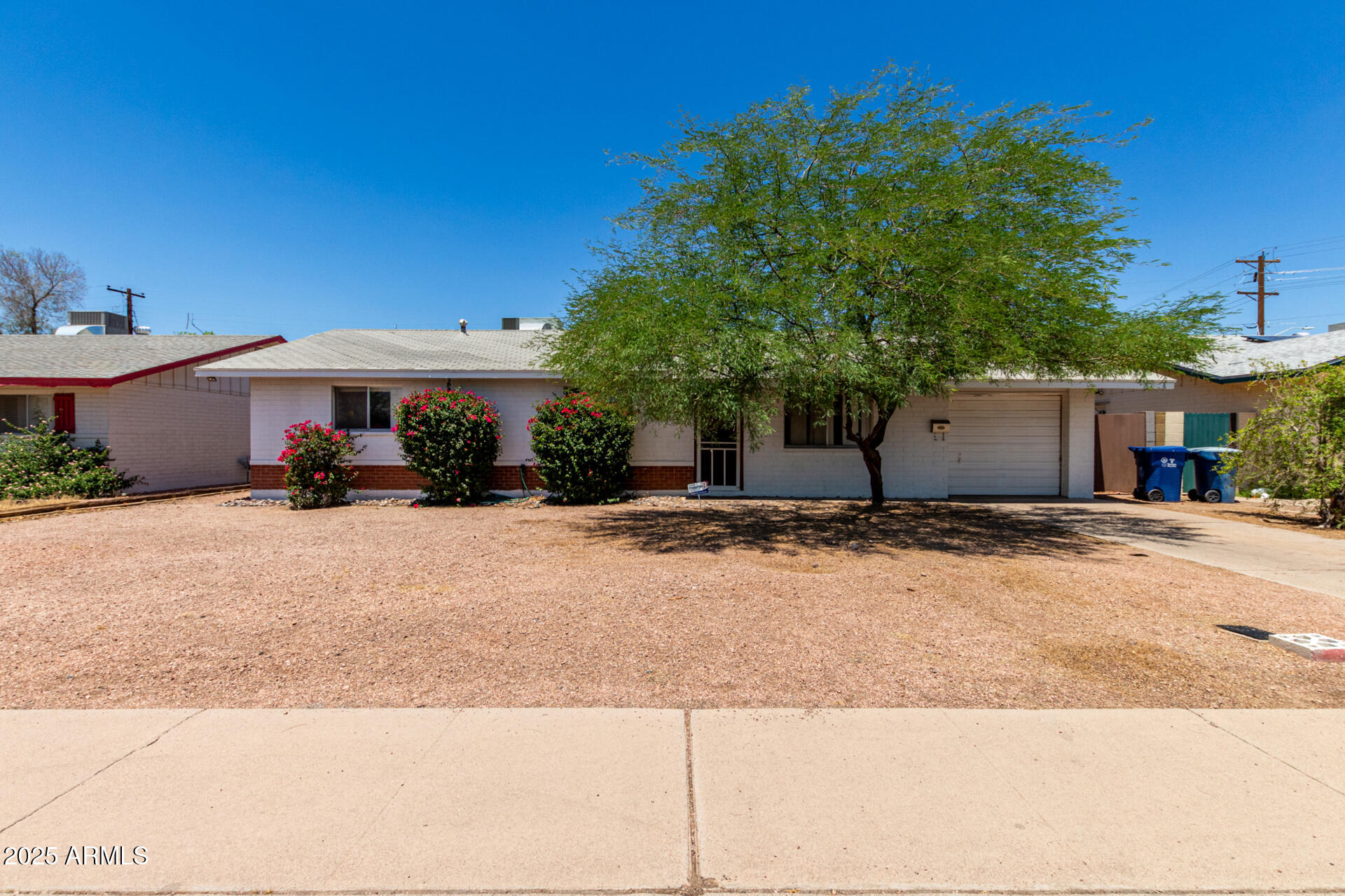 230 E FAIRMONT Drive