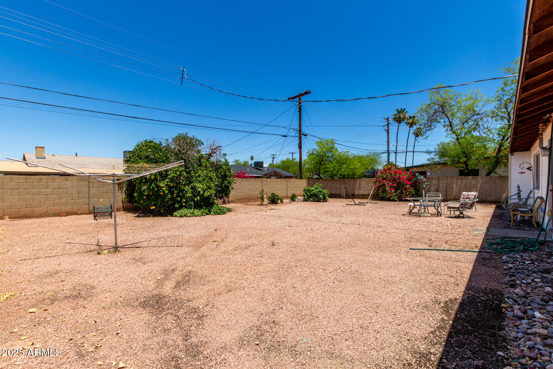 230 E FAIRMONT Drive