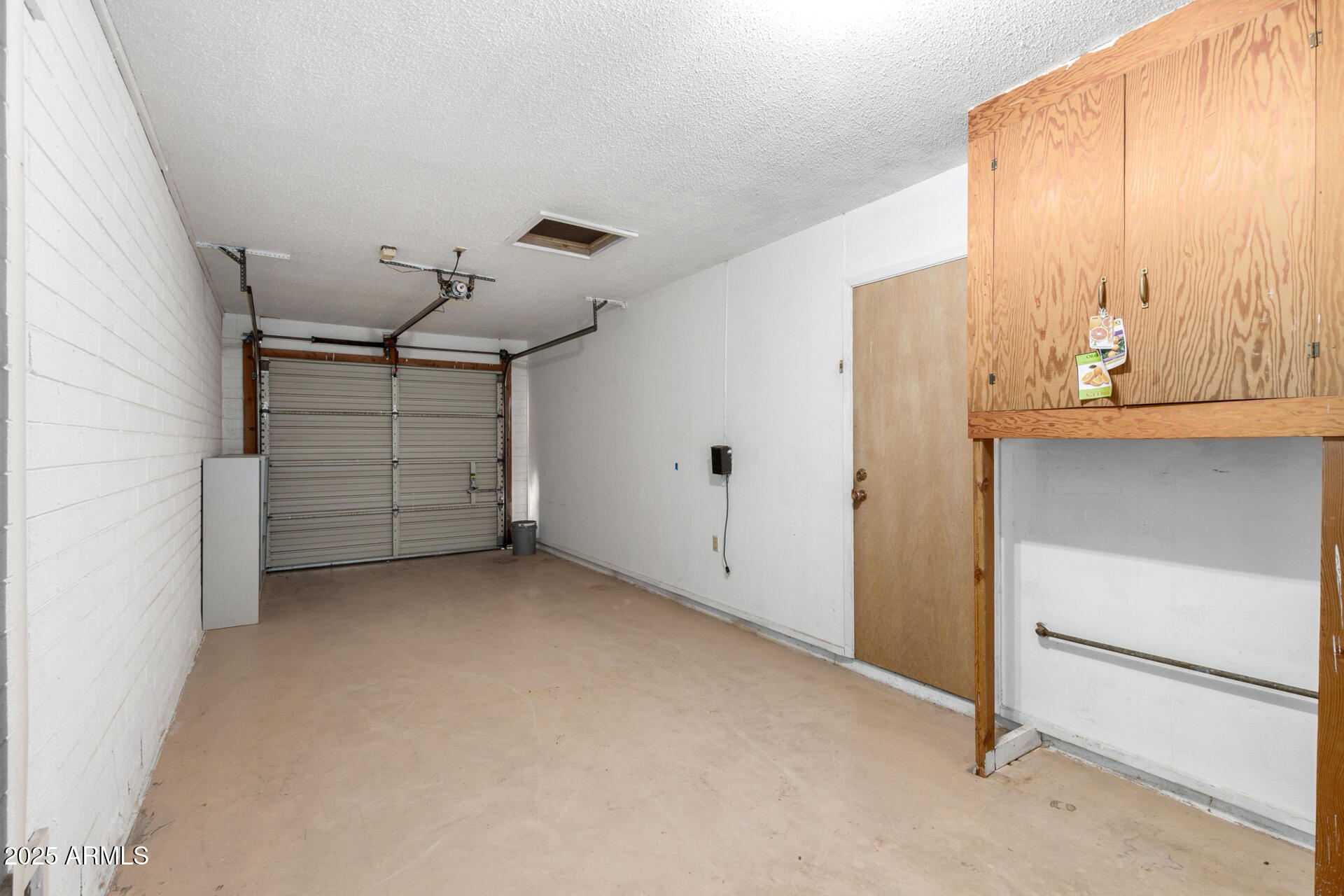 230 E FAIRMONT Drive