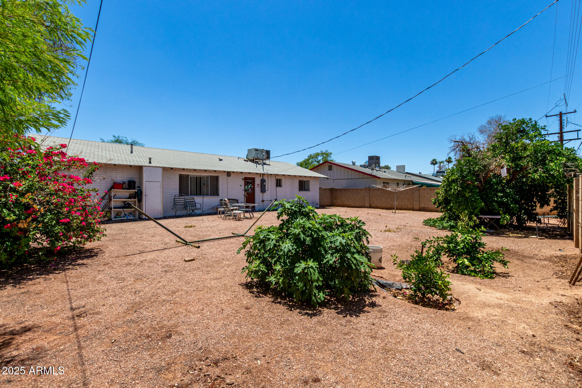 230 E FAIRMONT Drive