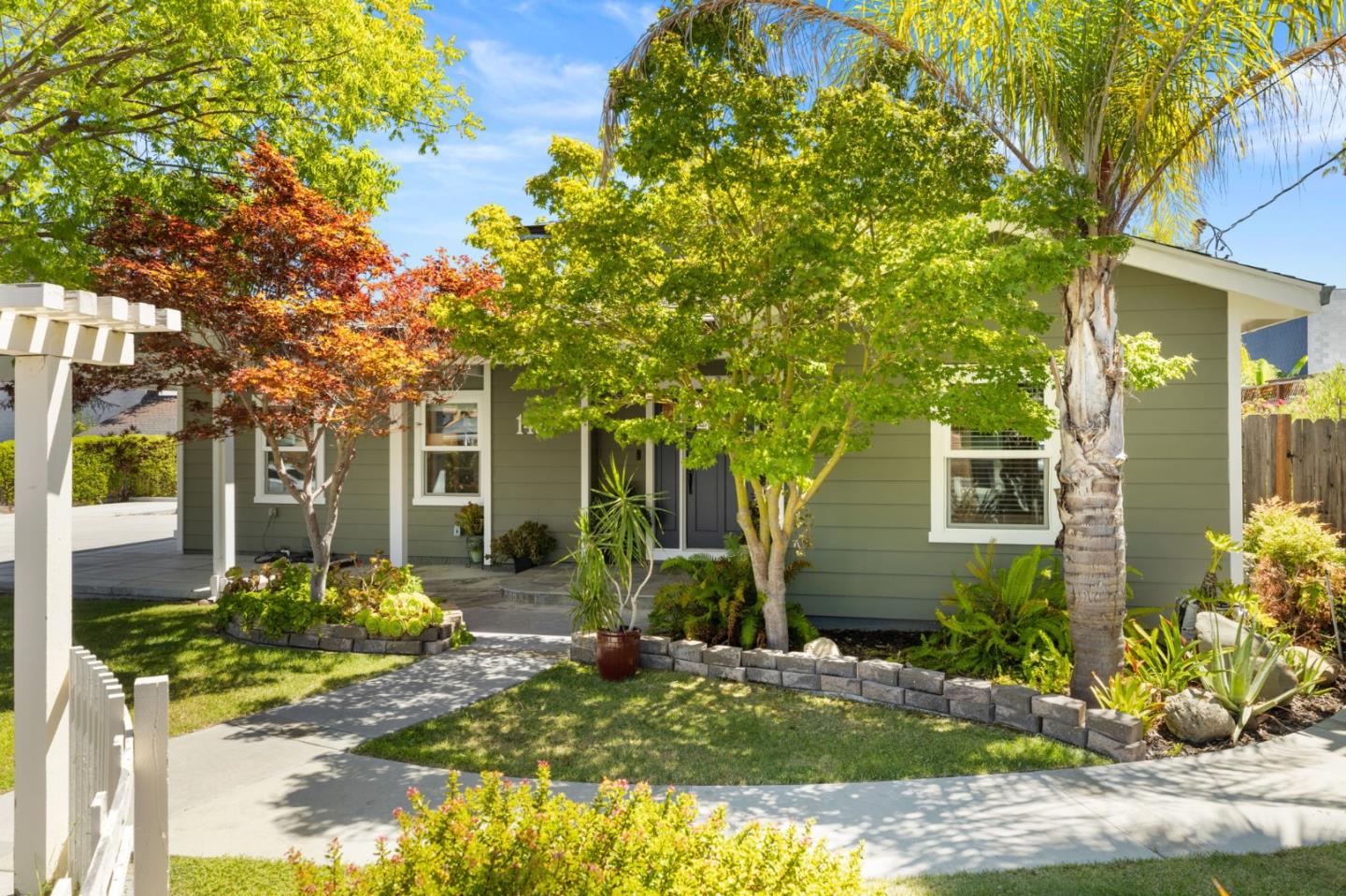 1426 Walnut DR