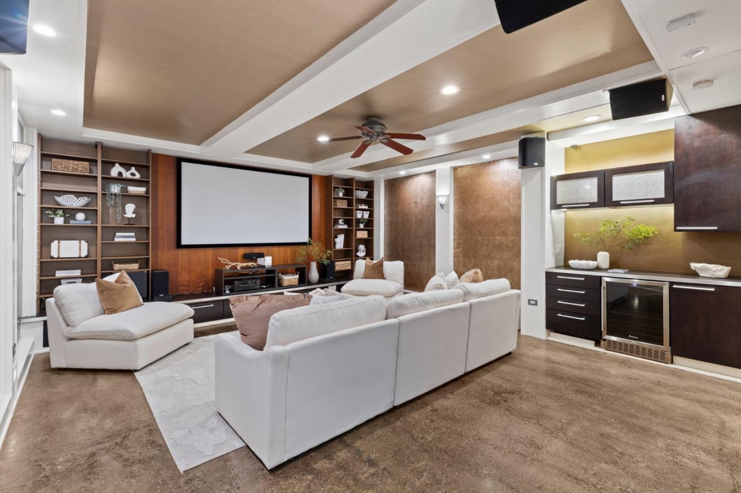 1426 Walnut DR