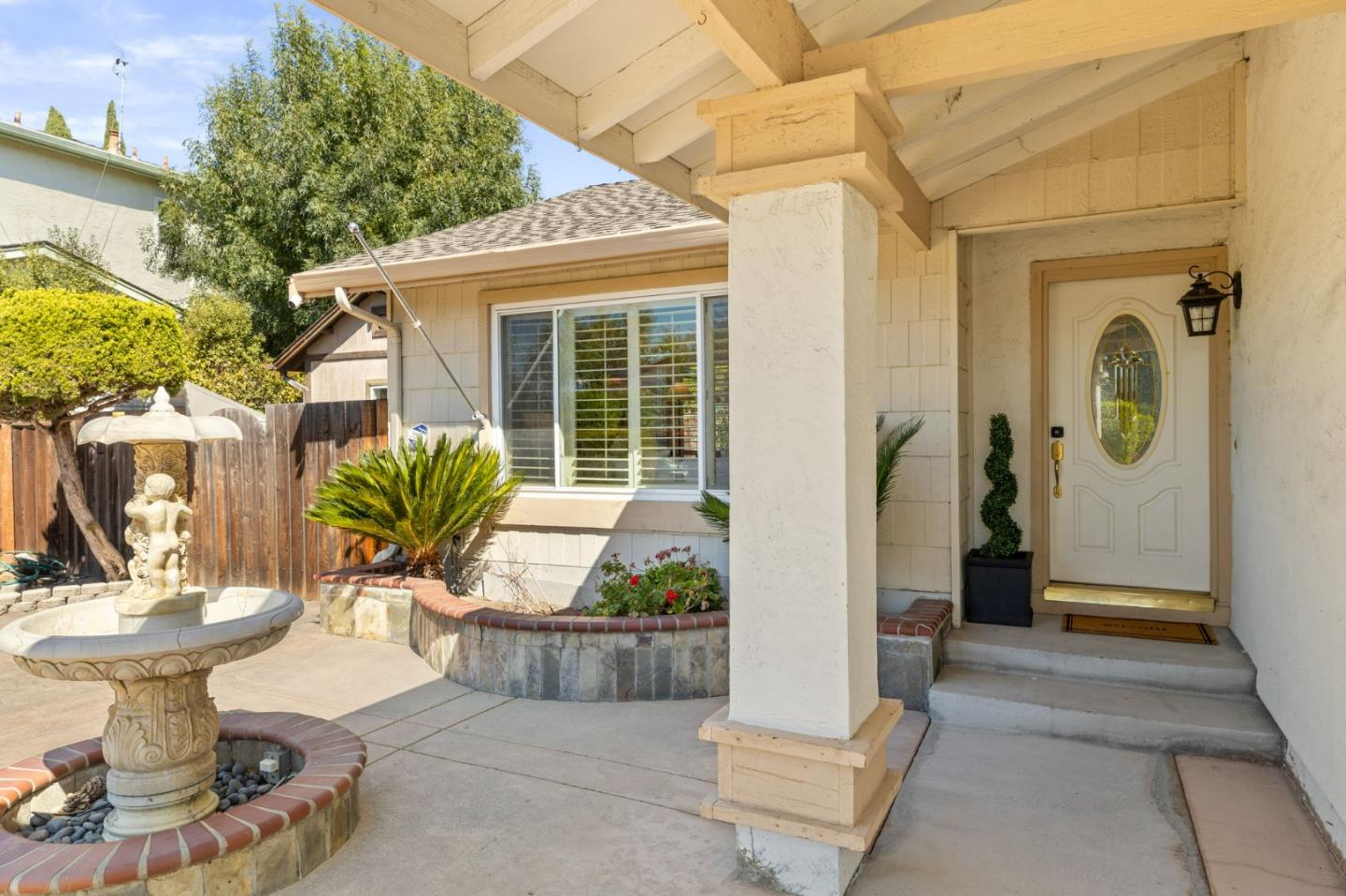 1386 Prada CT