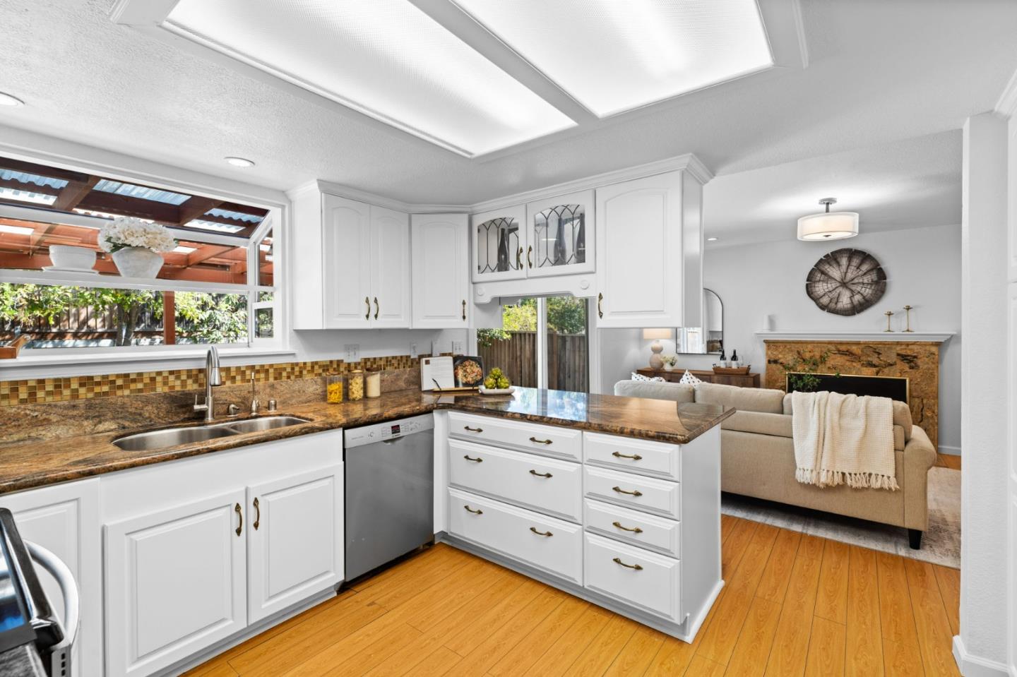 1386 Prada CT
