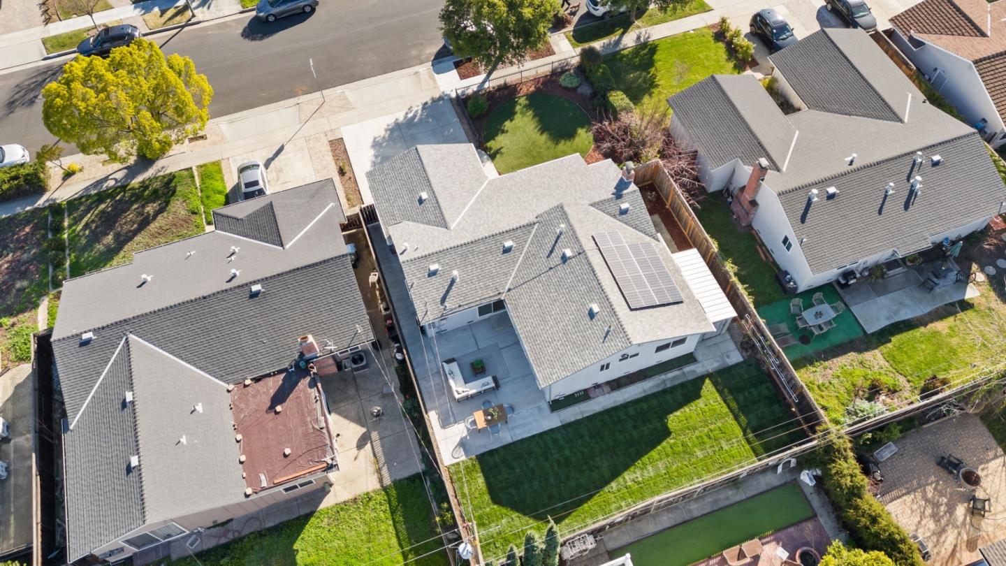 1441 Lansing AVE