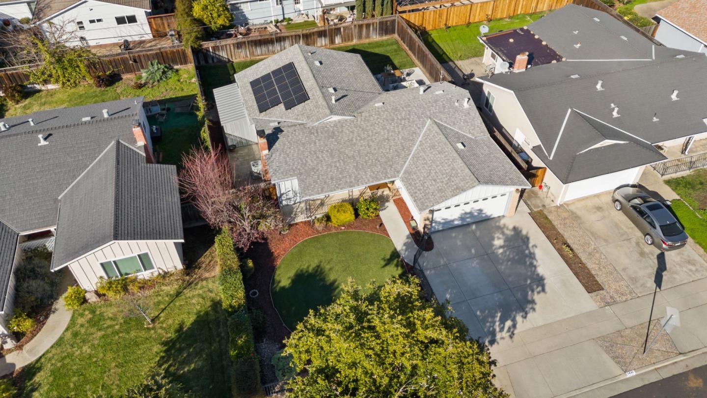 1441 Lansing AVE