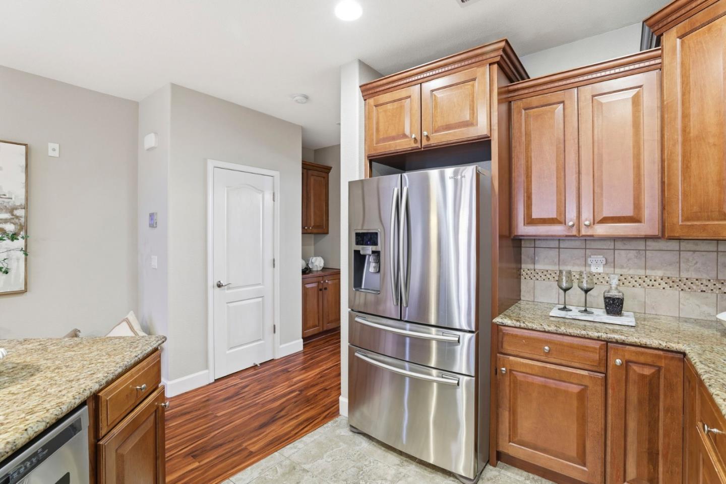 1701 Shore Place 5