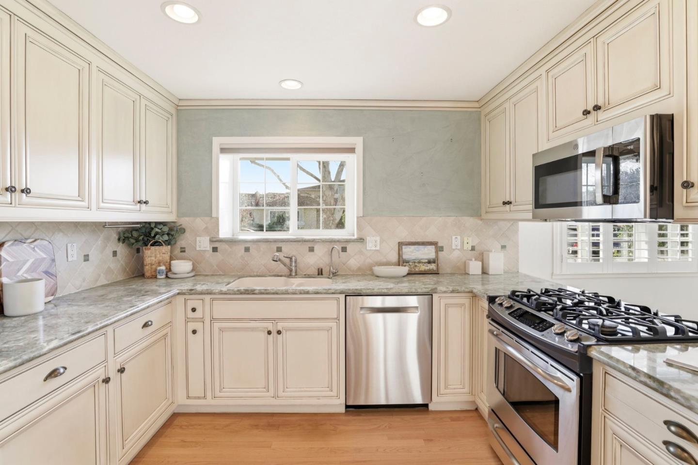 1375 Colleen Way