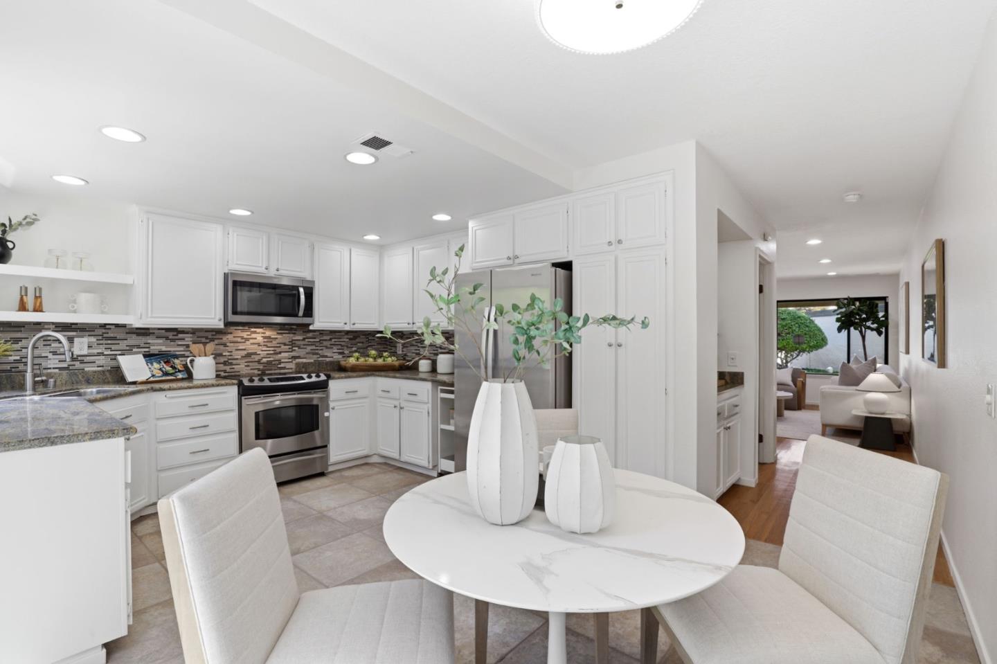 620 North Ahwanee Terrace