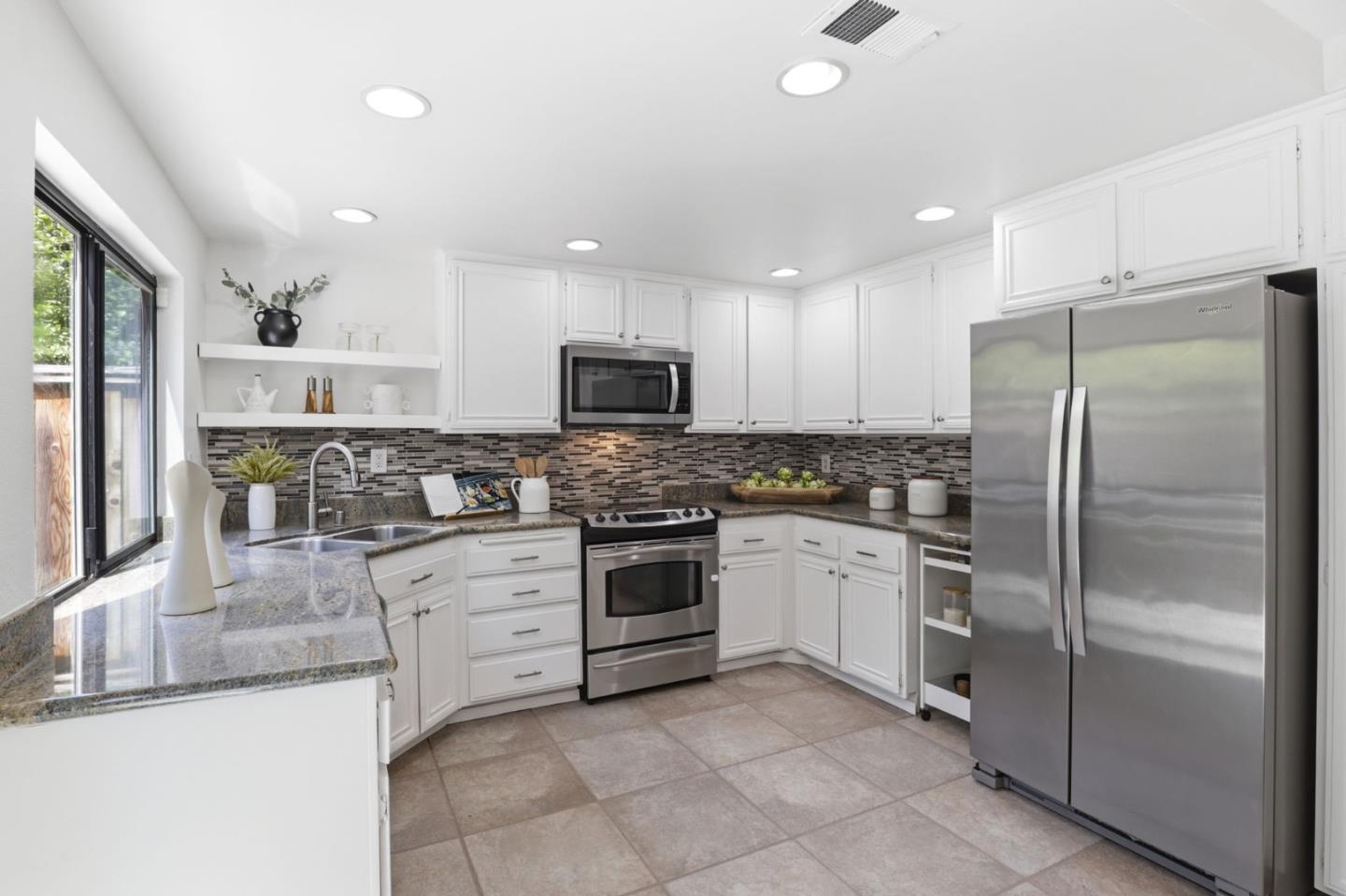 620 North Ahwanee Terrace