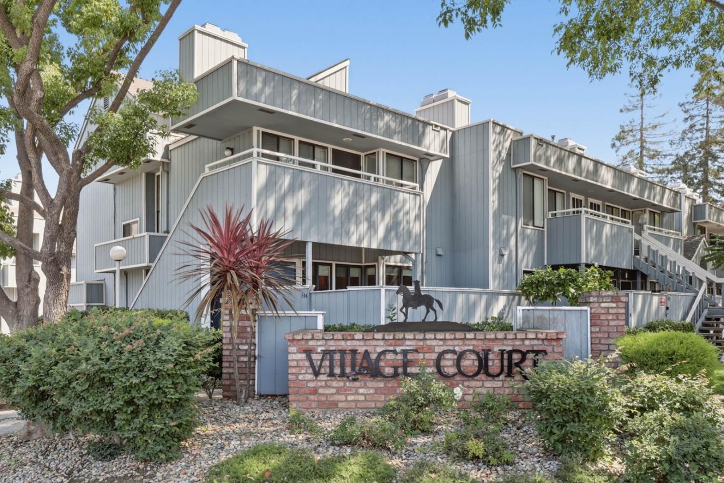 844 La Barbera DR