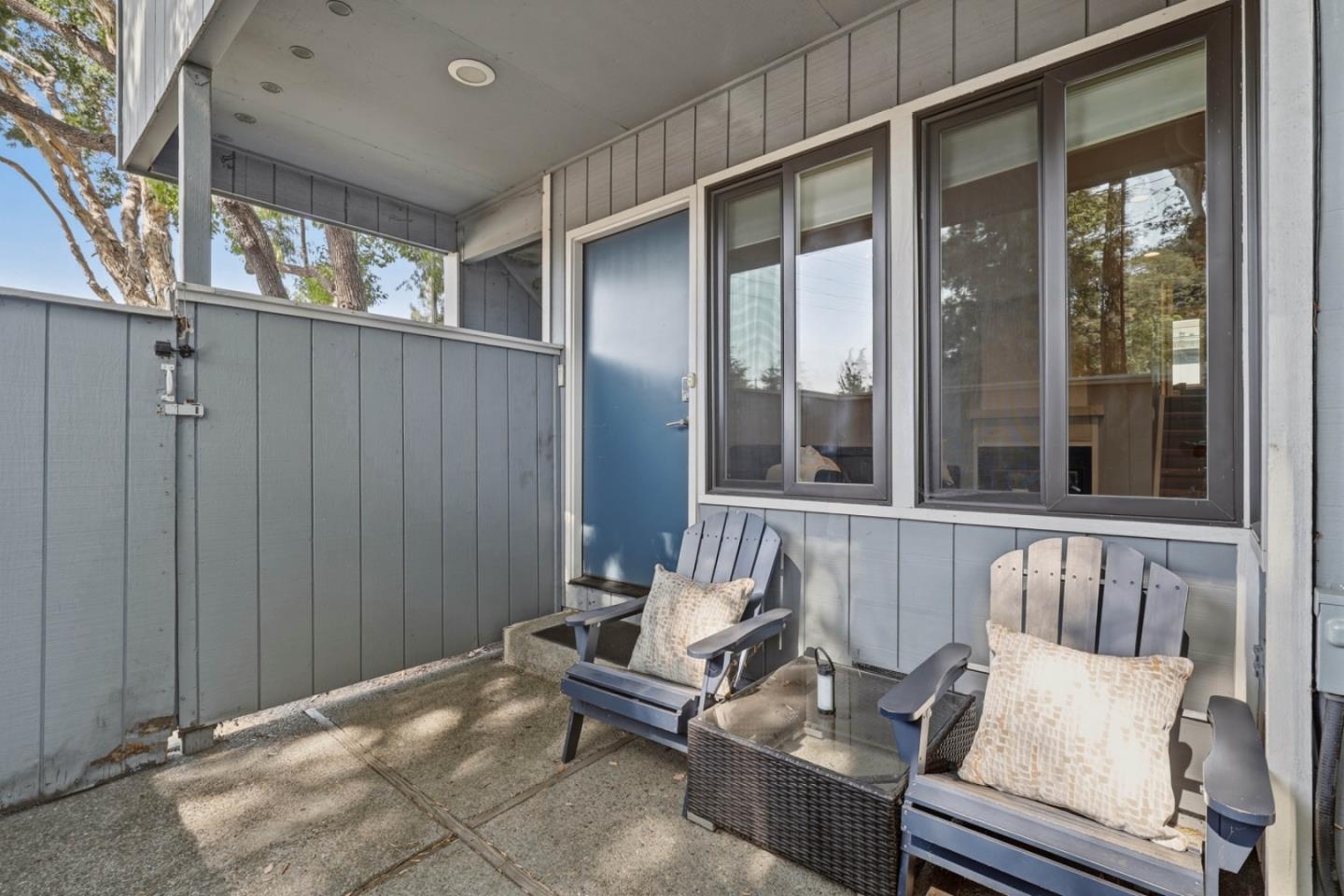 844 La Barbera DR