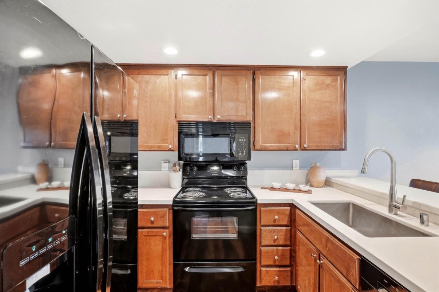 844 La Barbera DR