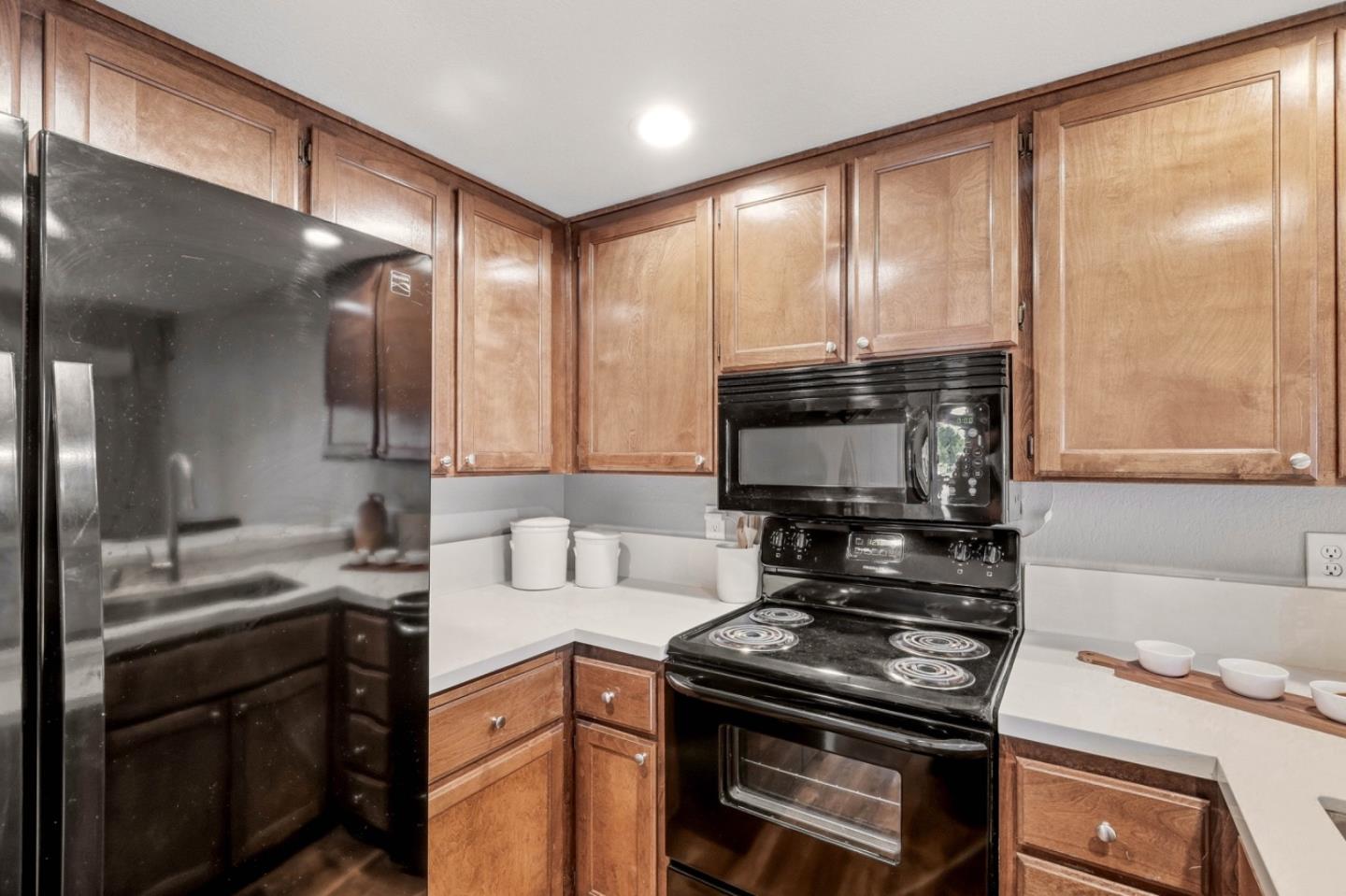 844 La Barbera DR
